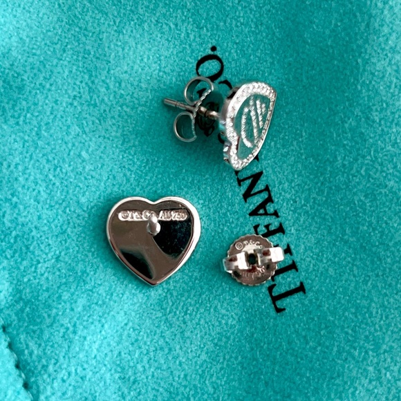 Diamond Return to Tiffany heart earrings - Picture 4 of 7